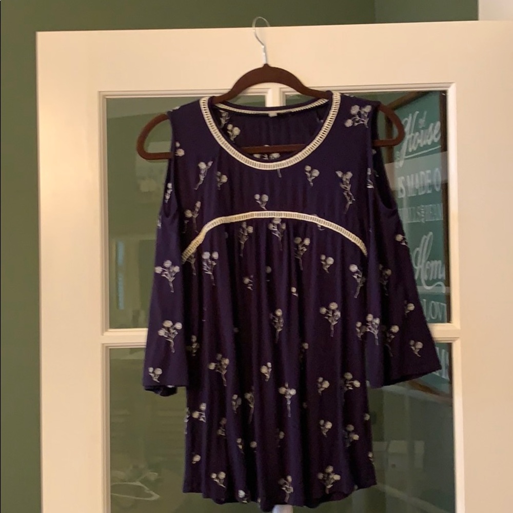 Daniel Rainn cold shoulder Tunic